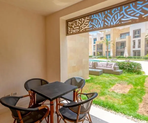 Cozy 1-bedroom In Mangroovy, El Gouna. Private Terrace, Garden And Pool Access Apartment *